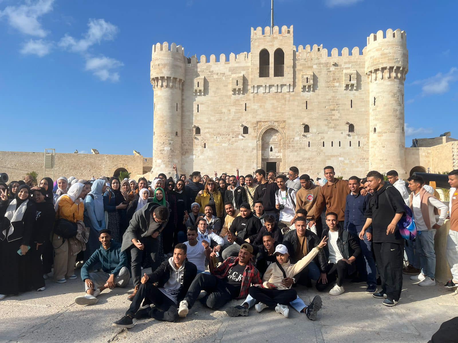 زيارة طلاب قسم الارشاد السياحي لمحافظة الاسكندرية